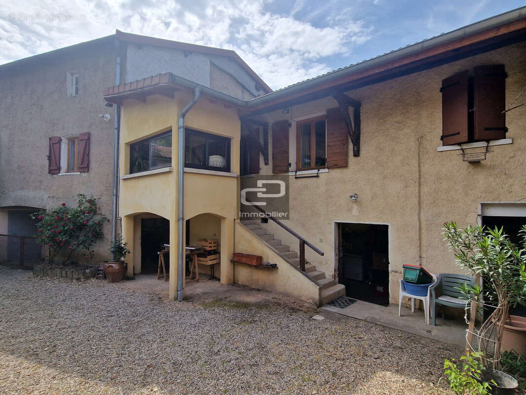 Maison à CURIS-AU-MONT-D'OR