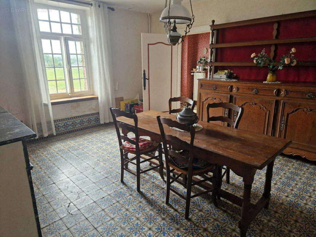 Maison à NEUVILLE-LEZ-BEAULIEU