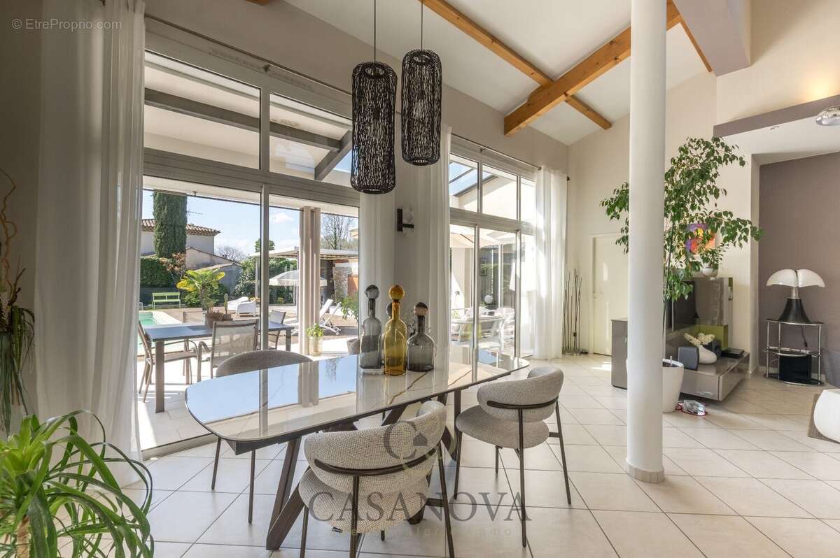 Villa contemporaine avec piscine et jardin paysager au nord de Montpellier - photo 6
