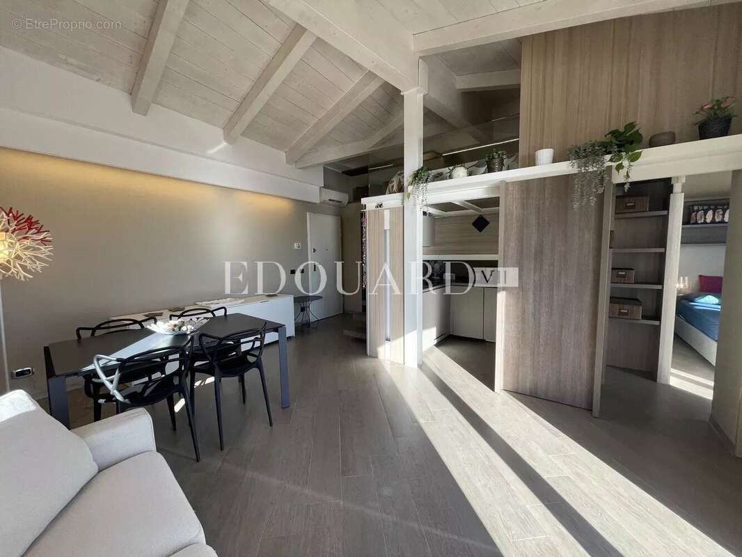 Appartement à ROQUEBRUNE-CAP-MARTIN
