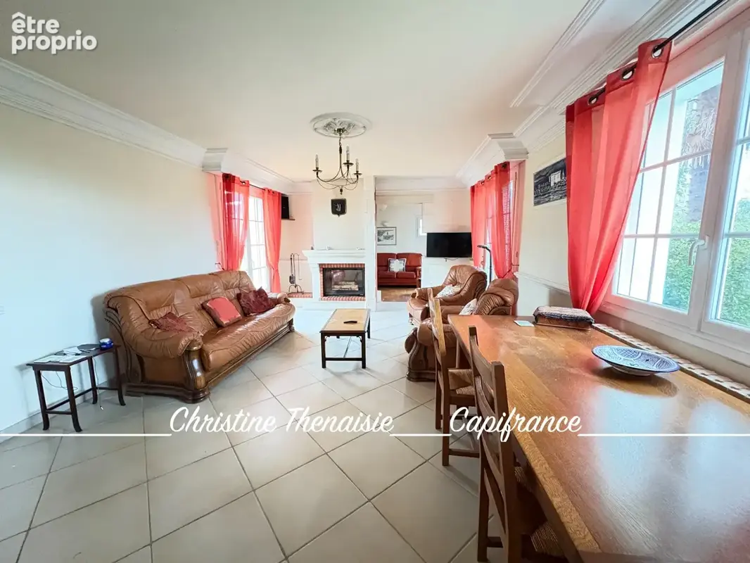 Maison à vendre sur un terrain de 2000 m2 - 4 chambres - Bureau - 3 salles d'eau - 3 wc - Dépendance de 110 m2 et garages LA GAR - photo 10