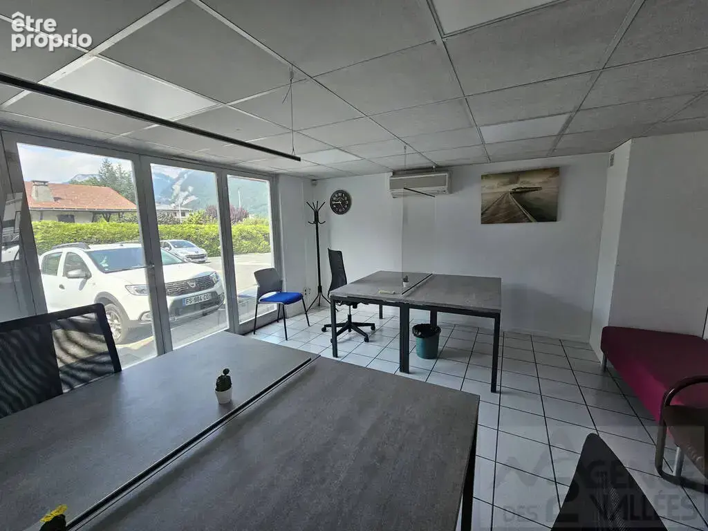 Local  208.66 m² Sallanches - photo 3