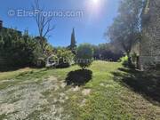 Terrain à SAINTE-CECILE-LES-VIGNES