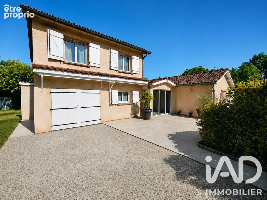 Photo 1 - Maison à DECINES-CHARPIEU