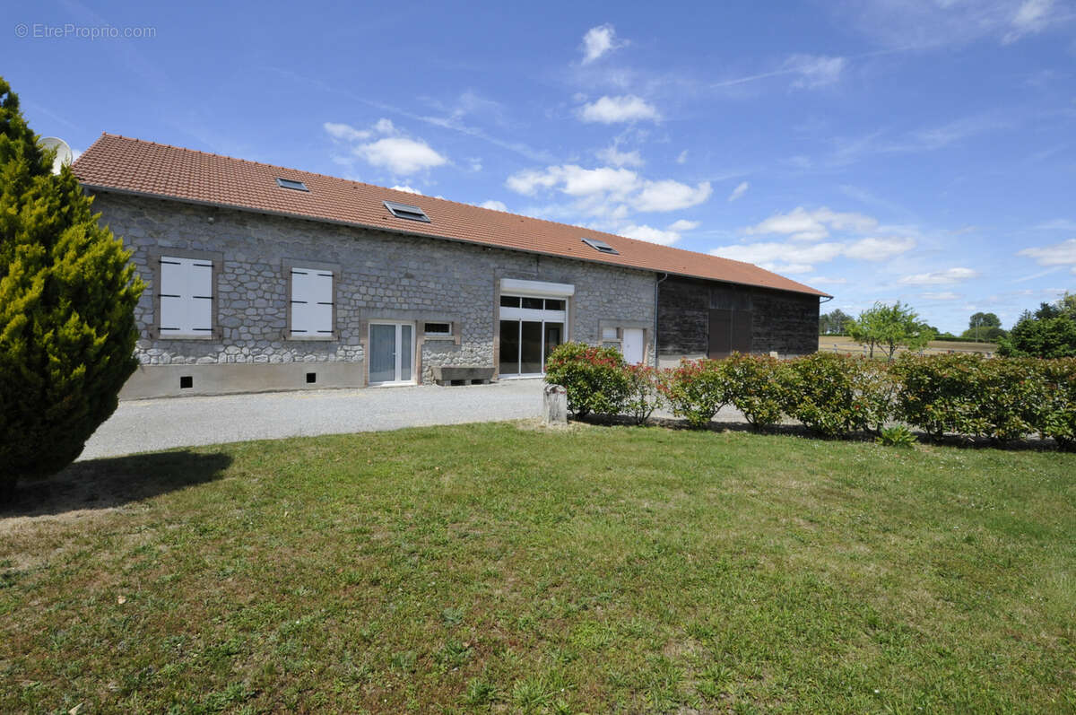 Maison à SAINT-HILAIRE-BONNEVAL
