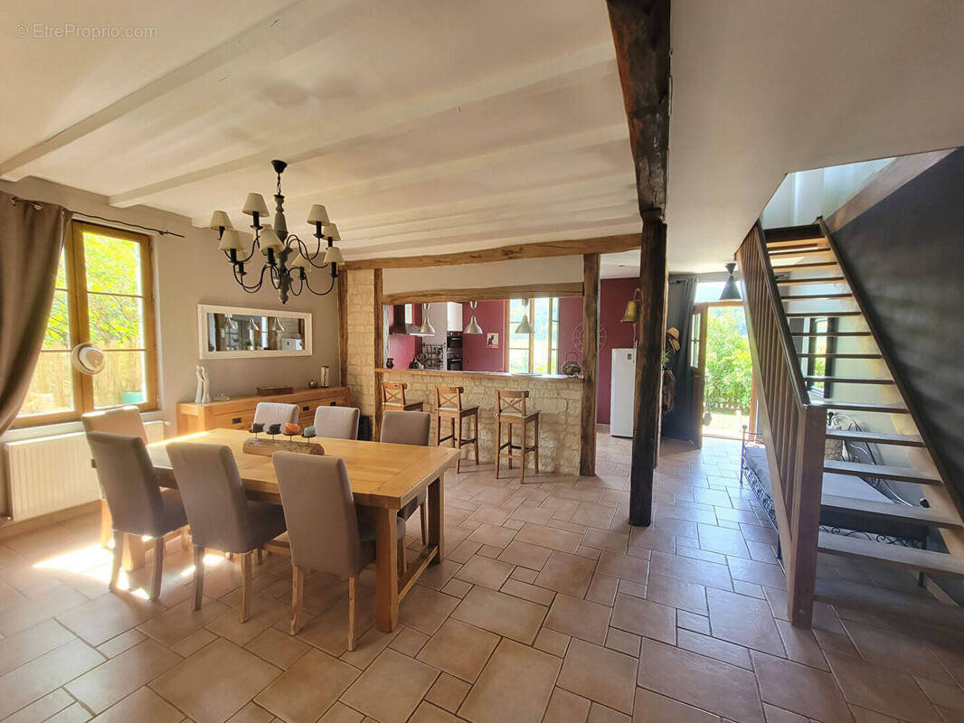 Maison à GRANCEY-LE-CHATEAU-NEUVELLE
