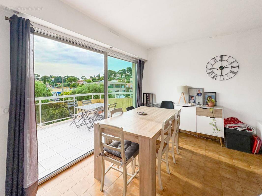 Appartement à LE CANNET