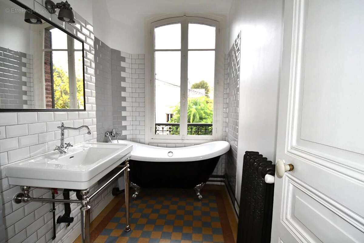 Chatou triangle d'or - 8 mn rer - magnifique maison 6 chambres - au calme - photo 12