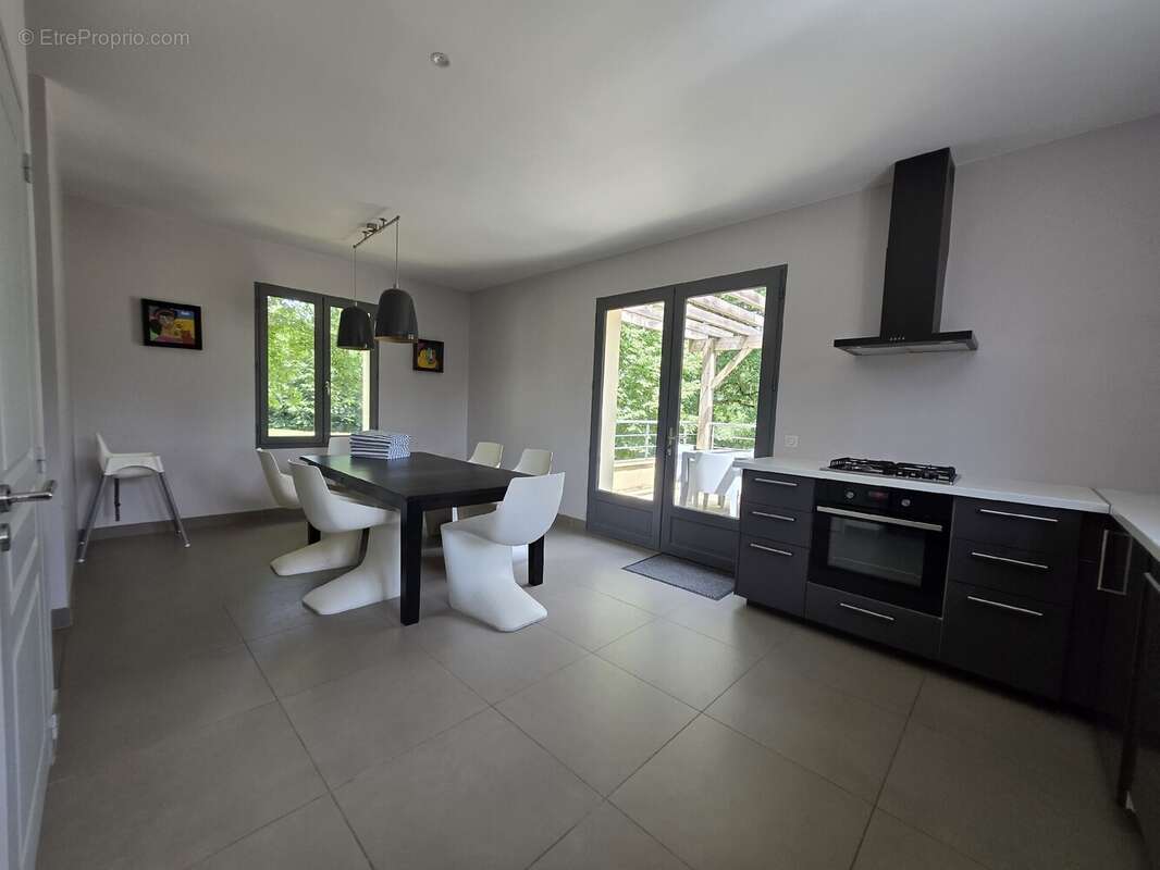 Maison 204 m² à Comps  - photo 4