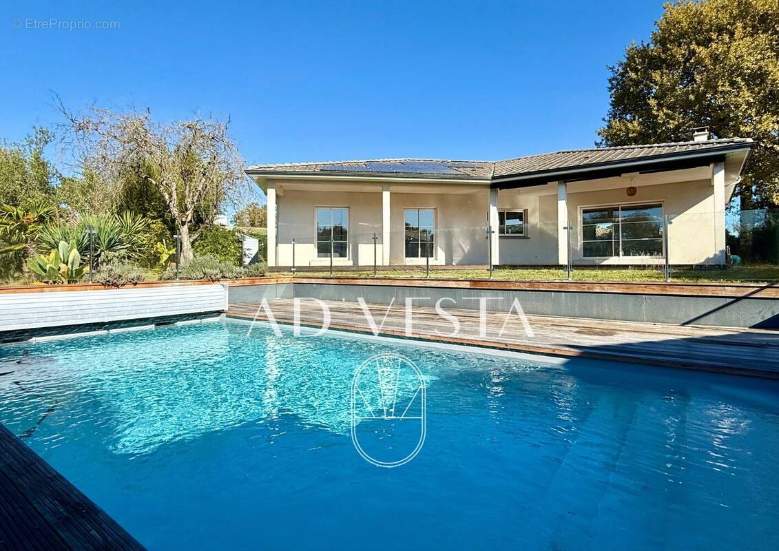 Exterieur façade Villa Saint-Aubin de Medoc - Maison à SAINT-AUBIN-DE-MEDOC