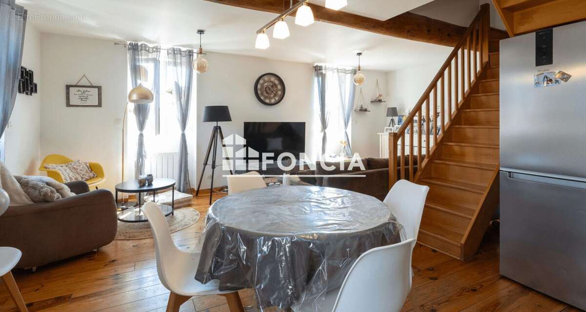 Appartement à BOURG-DE-PEAGE