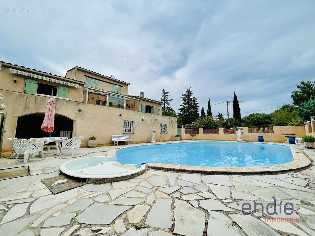 Lorgues villa t6 piscine garage - photo 27
