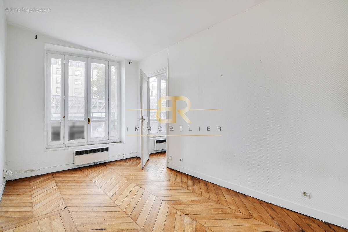 Appartement à PARIS-10E