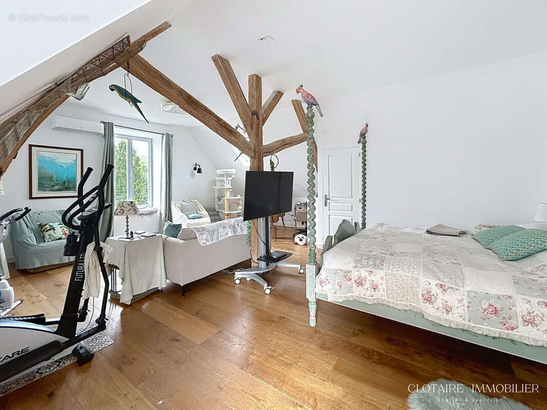Maison 450 m² à Fontaine-Chaalis  - photo 8