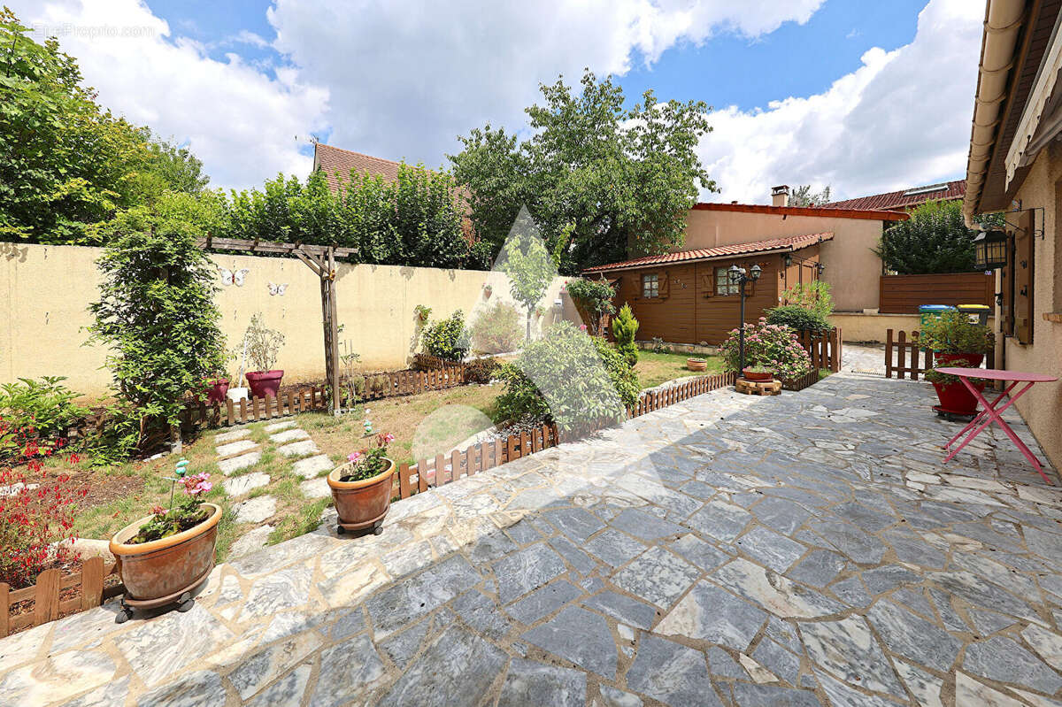 Maison à CORBEIL-ESSONNES