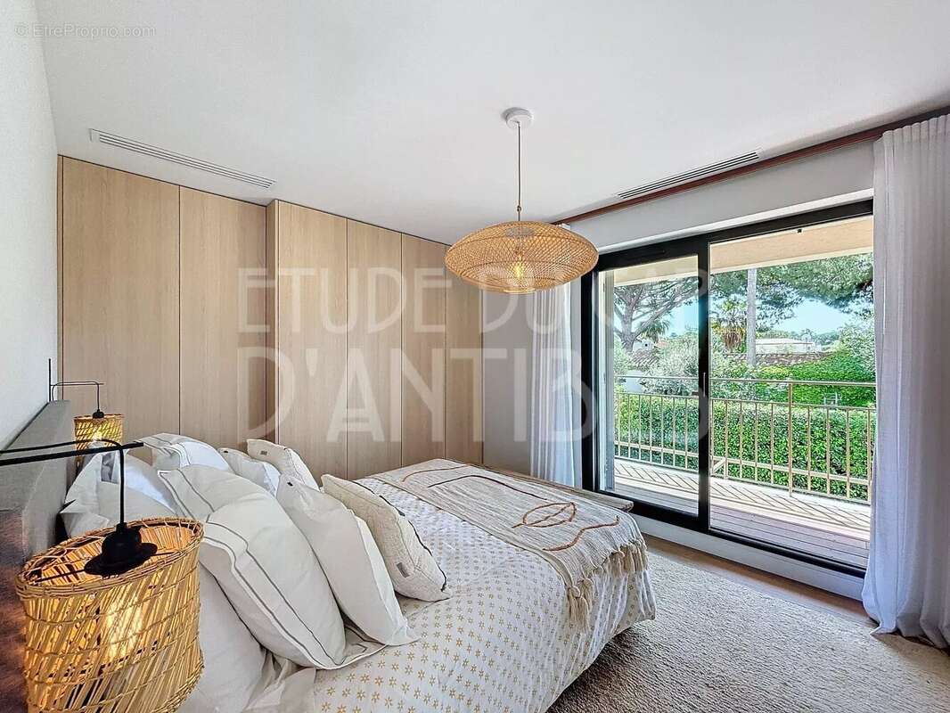 Cap d'Antibes  Versant Ouest - photo 13