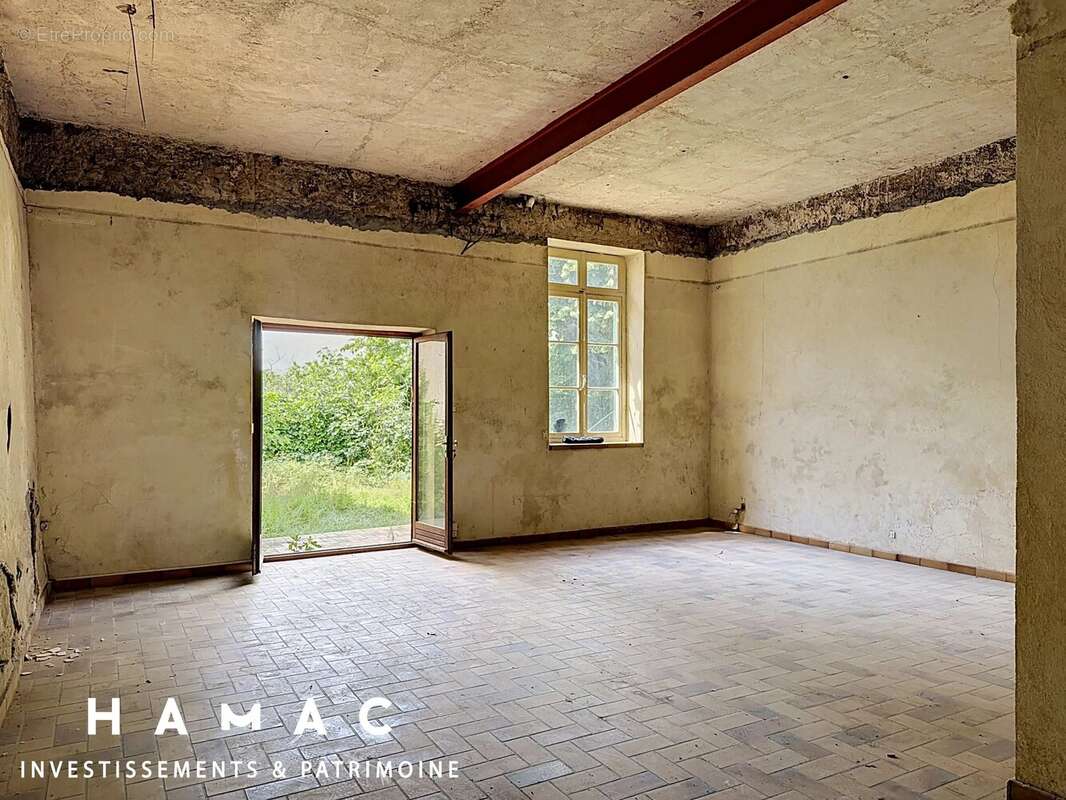 Appartement à GREZIEU-LA-VARENNE