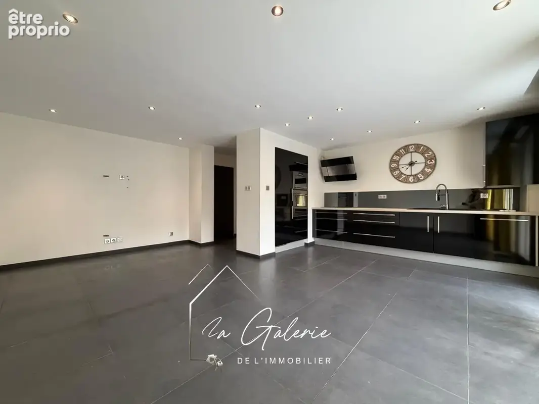 Photo Appartement à Saint-Nazaire-Les-Eymes au prix de 198 000€