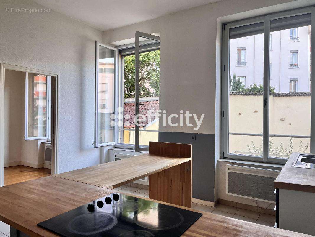 Appartement à LYON-9E