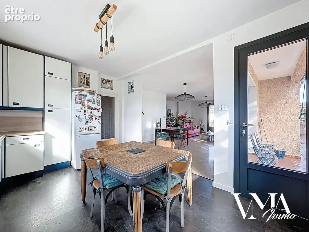 Maison de 197m2 sur une parcelle de terrain de 1156m2 avec piscine / Dardilly - photo 9