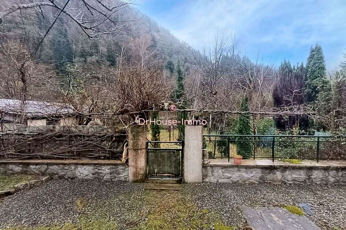Appartement à EAUX-BONNES