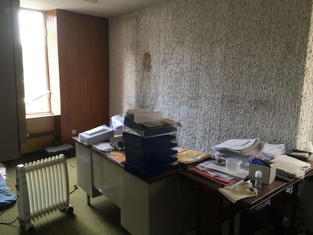 Commerce à LE CHAMBON-SUR-LIGNON