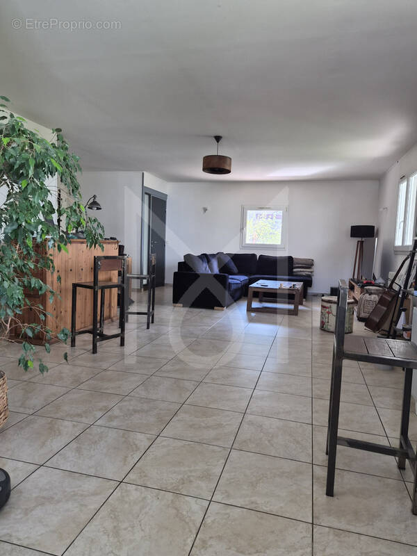 Appartement à AURIOL