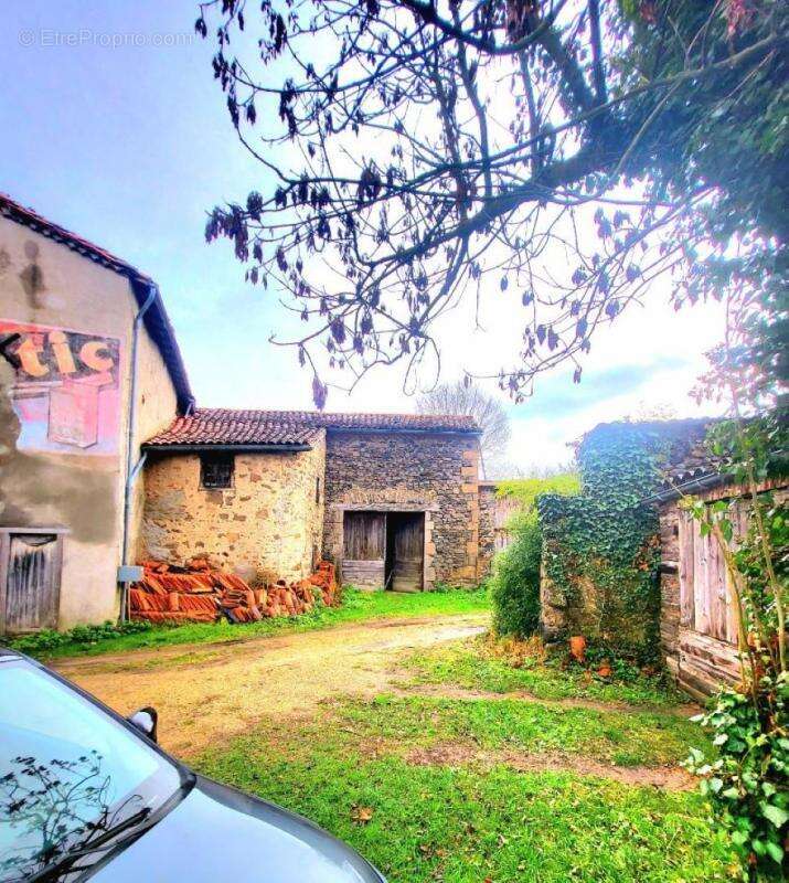 Maison à PAULHAGUET