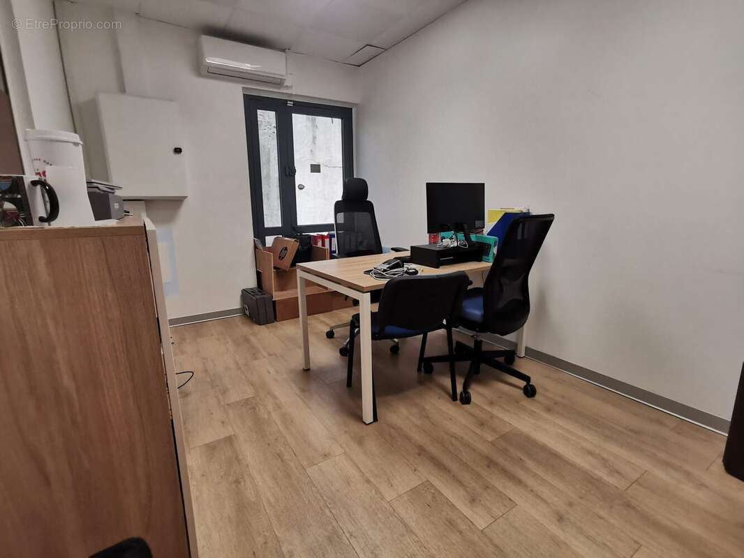 Commerce 135 m² à Le Lamentin  - photo 7