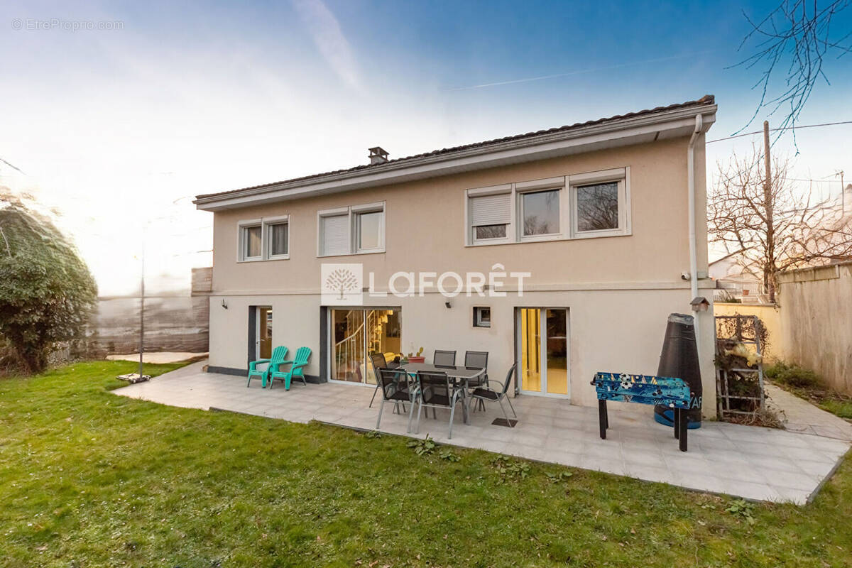 Maison à ROISSY-EN-BRIE