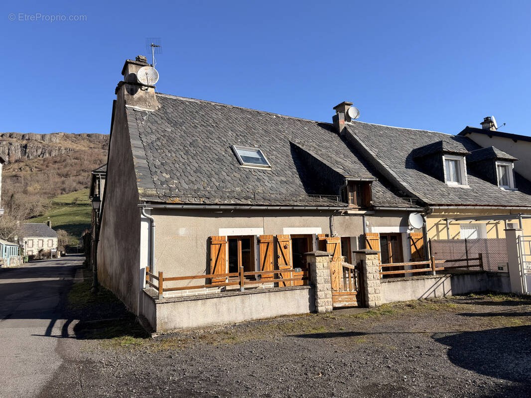 Maison à SAINT-SATURNIN