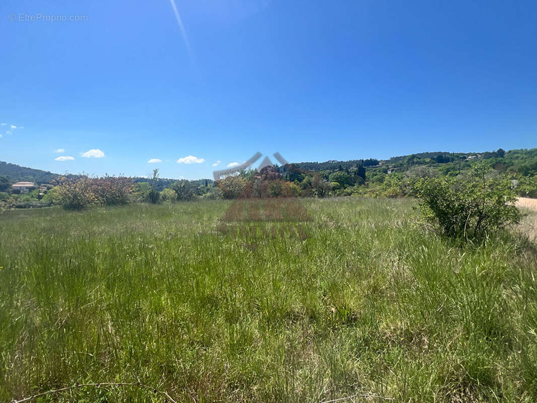 Terrain à SAINT-BRES
