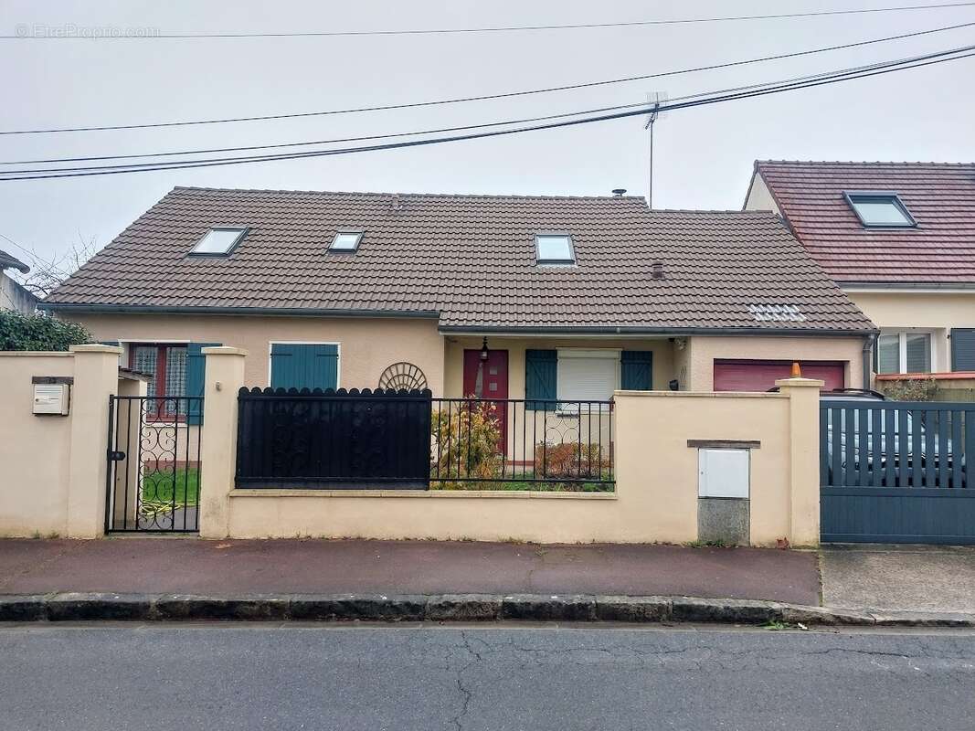 Maison à YERRES