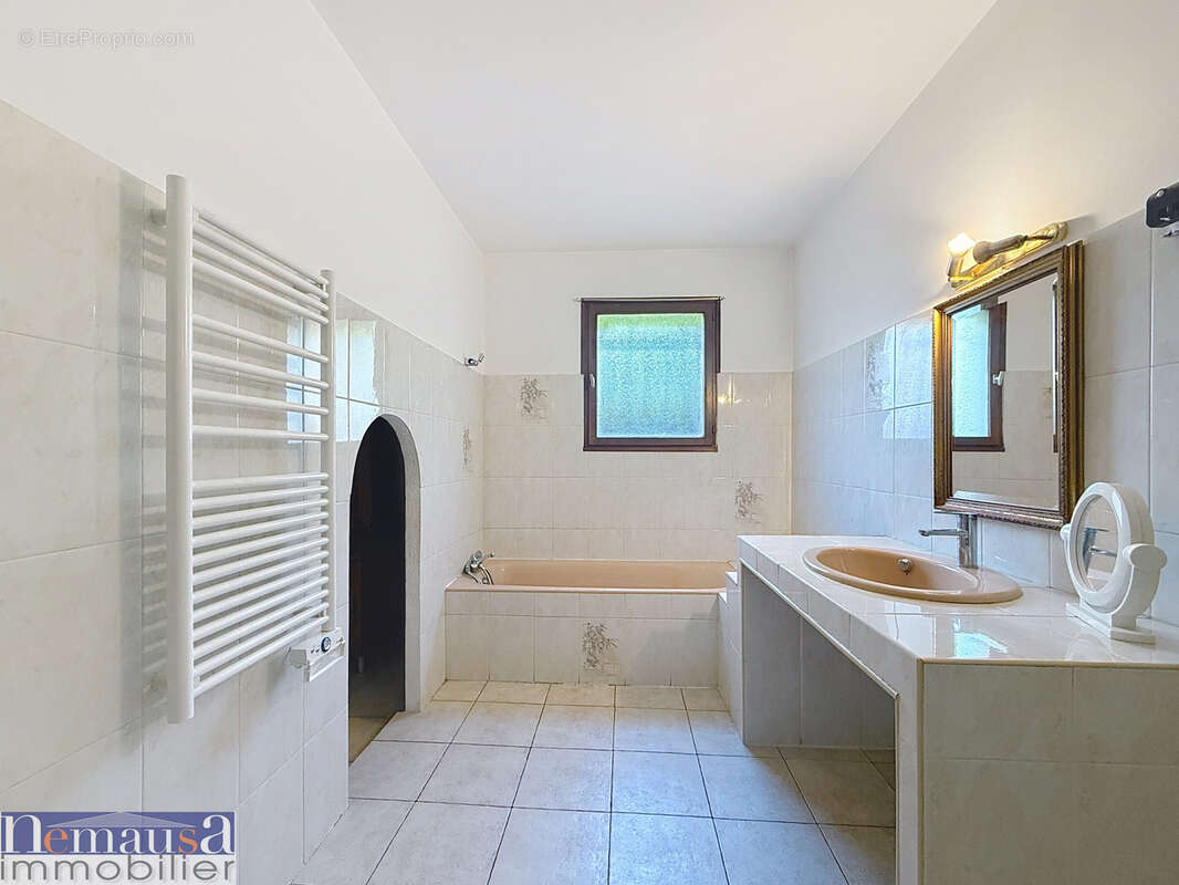 Maison à NIMES
