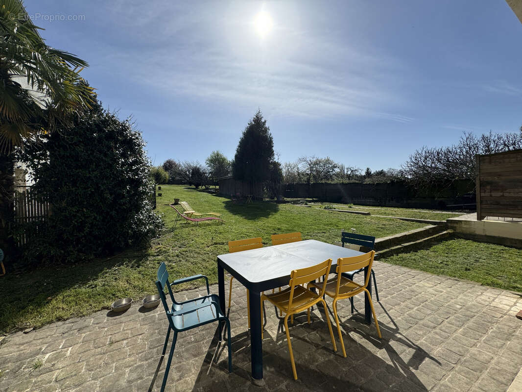 Maison à BARBEZIEUX-SAINT-HILAIRE