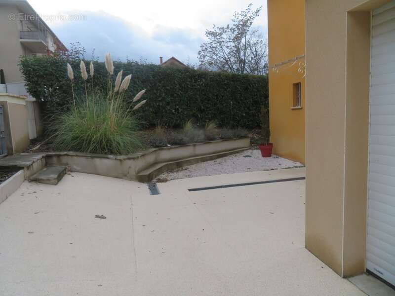 Belle MAISON sur 2 niveaux de 95 m3 à vendre centre ville de DIGNE LES BAINS (04) - photo 24