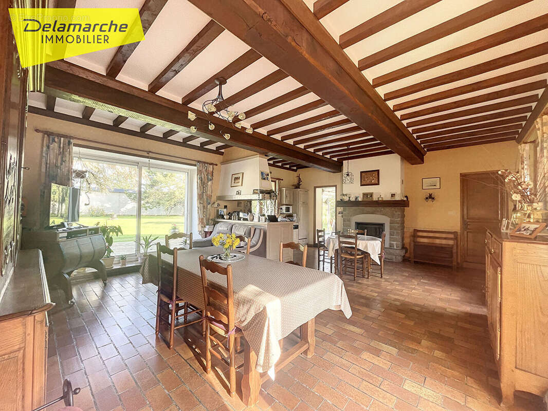 Maison à CERENCES