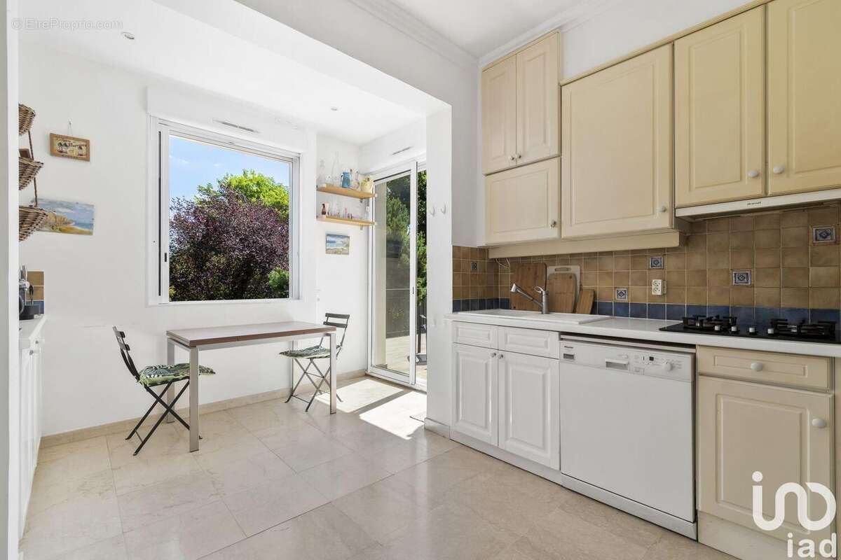 Photo 8 - Maison à MARNES-LA-COQUETTE