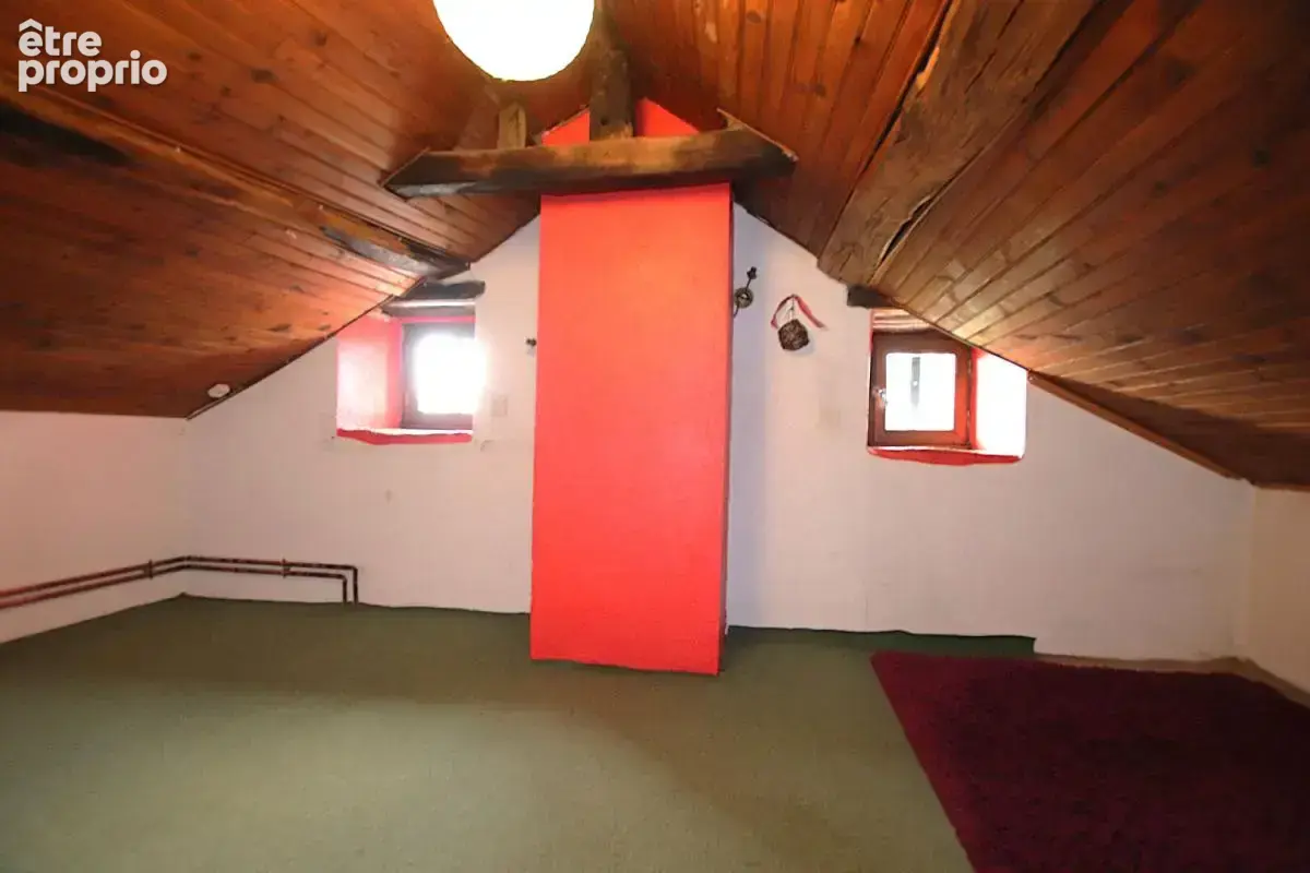Ensemble immobilier avec gîte et potentiel second gîte - Maison T7 de 211 m² sur terrain arboré - photo 12
