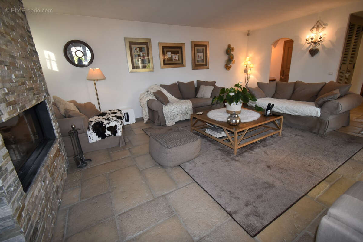 Maison à PLAN-DE-LA-TOUR