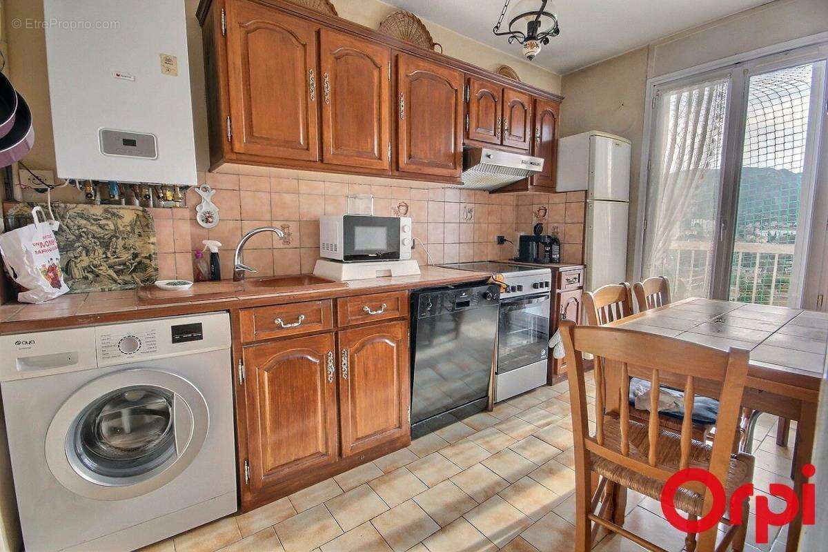 Appartement à MARSEILLE-11E
