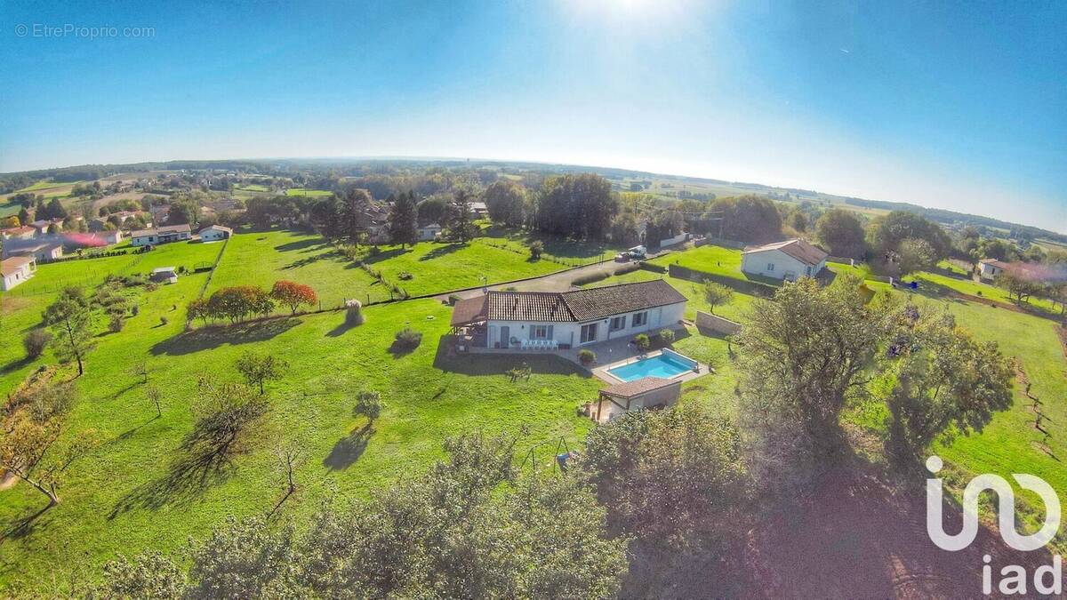 Photo 1 - Maison à SAINT-MARY