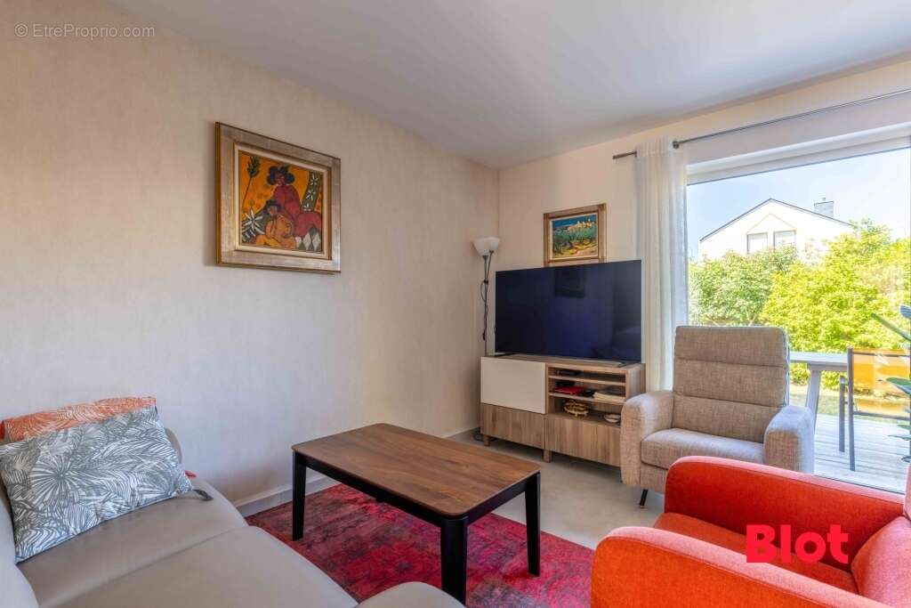 Maison à SAINT-JACQUES-DE-LA-LANDE