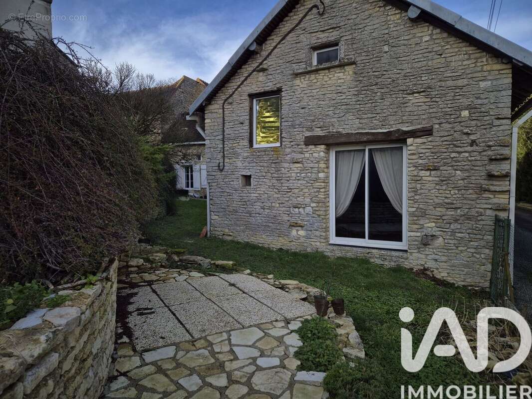 Maison 140 m² à Trichey  - photo 3