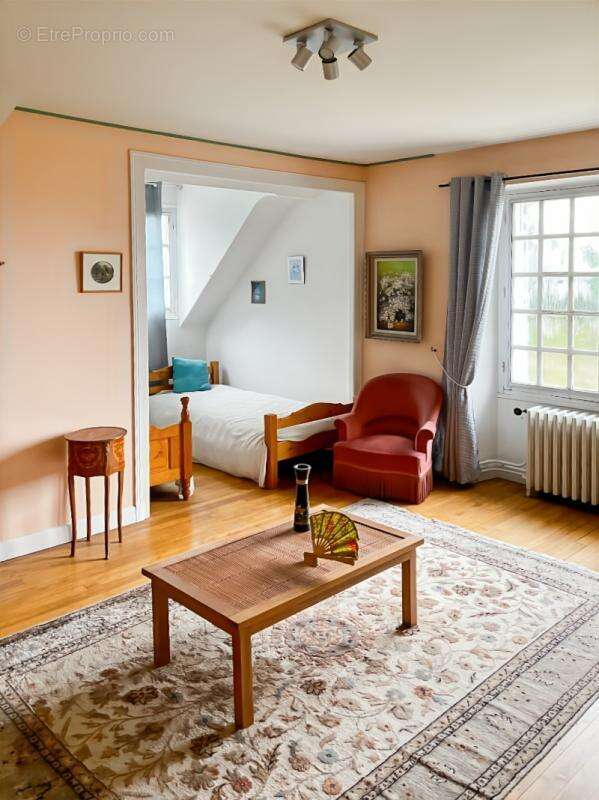 Maison à MONTGIVRAY