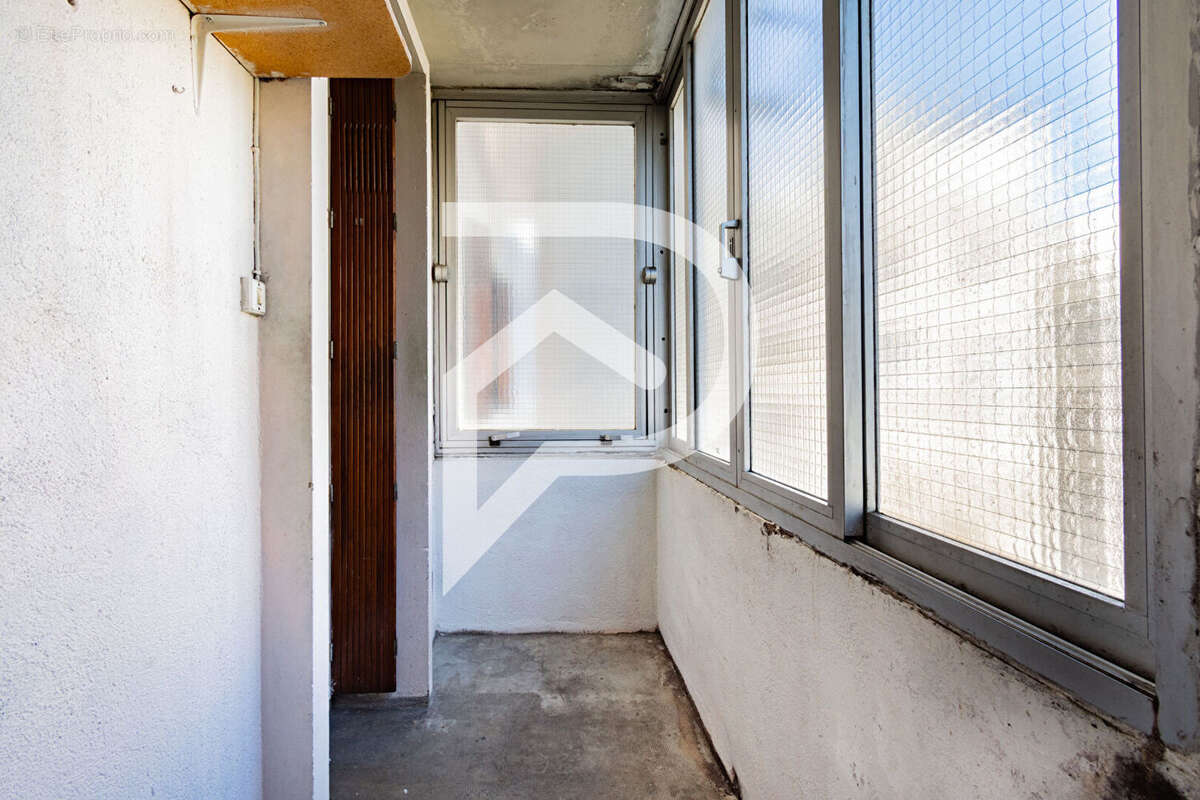 Appartement à MARSEILLE-4E