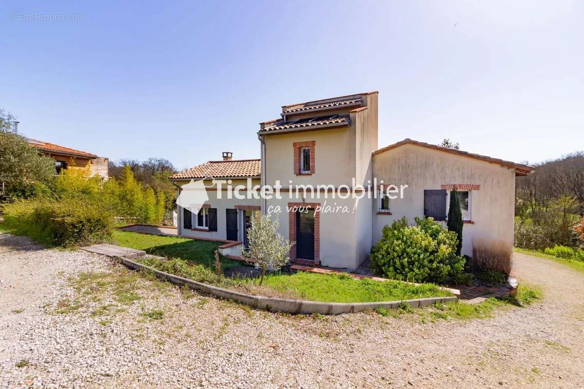 Maison à CORNEBARRIEU