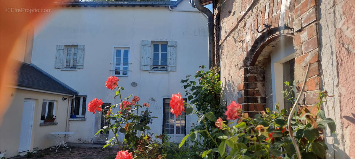 Maison à EPERNON