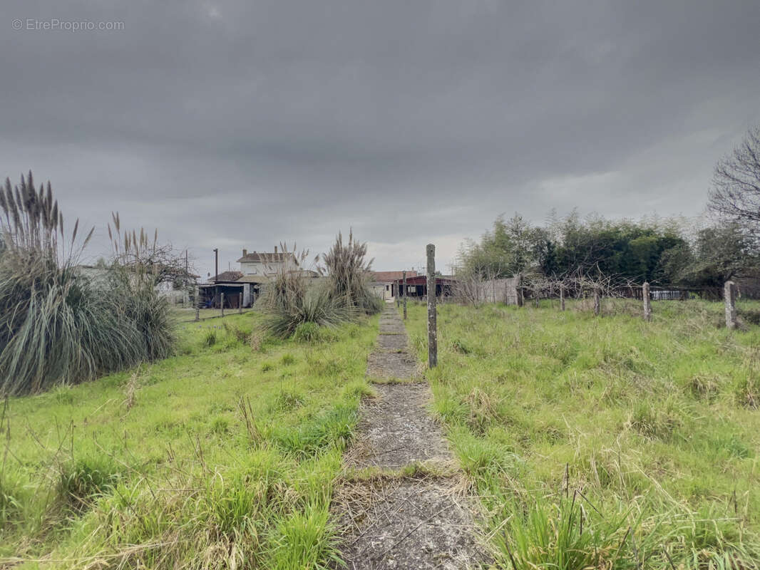 Maison à VILLENAVE-D&#039;ORNON