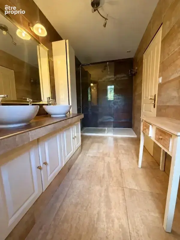 Maison au coeur de la pinede avec piscine et garage - photo 8